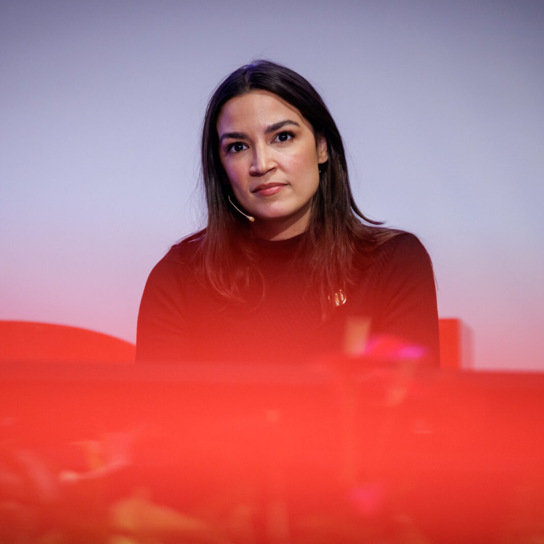 22pol ocasio cortez top fqjh mediumsquareat3x